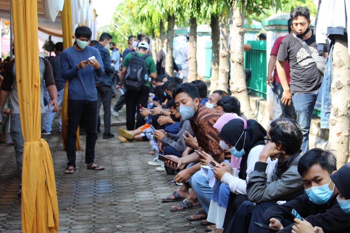 Masyarakat Lampung antusiasme ikuti vaksinasi massal