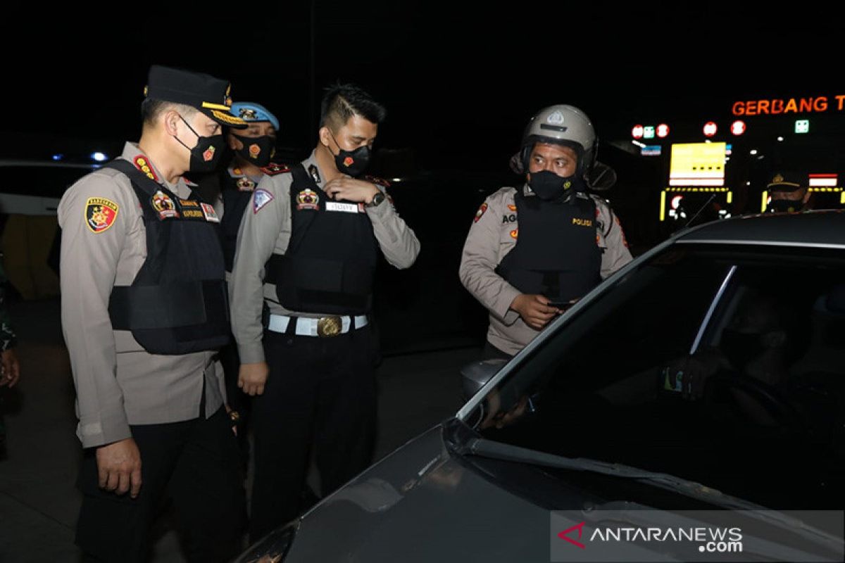 Polisi di Tangerang mulai sekat akses keluar masuk wilayah