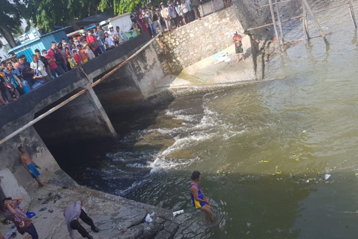 Bocah 10 tahun tewas setelah terseret arus Sungai Lakam