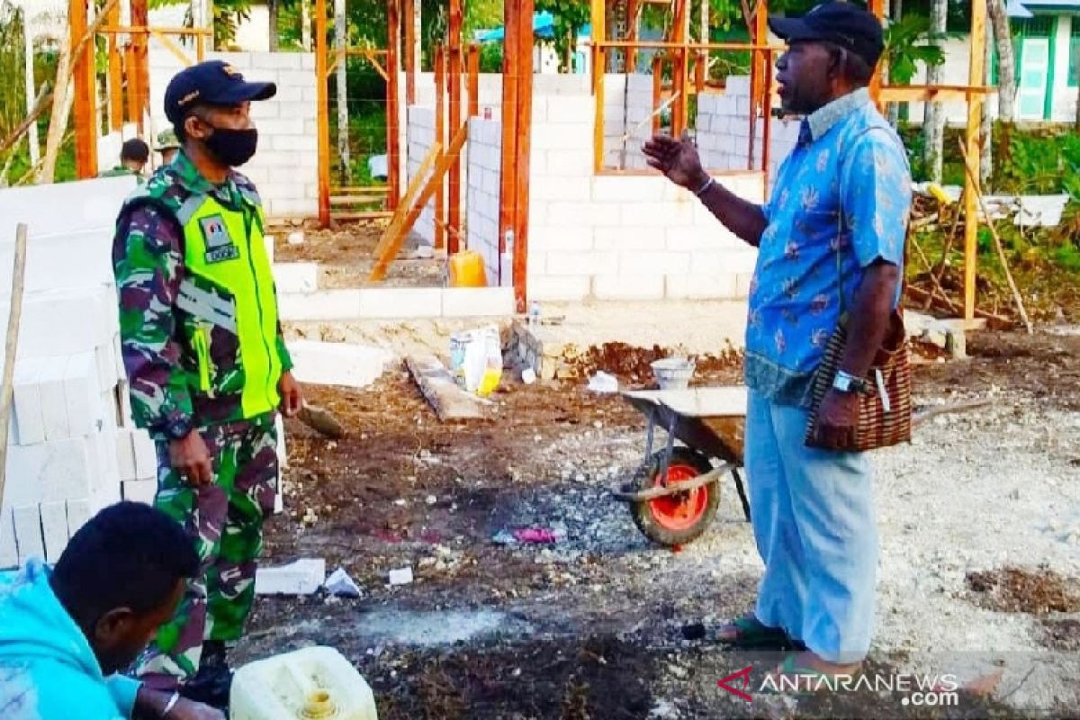 Personel TNI jalin silaturahmi dengan tokoh adat