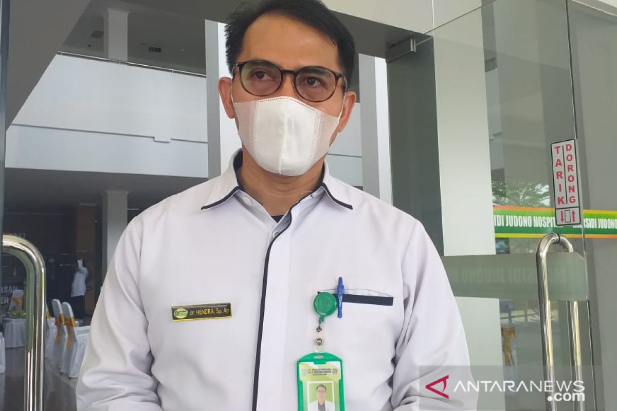 Kebutuhan oksigen pasien COVID-19 di RSUD Belitung capai tiga tabung per hari