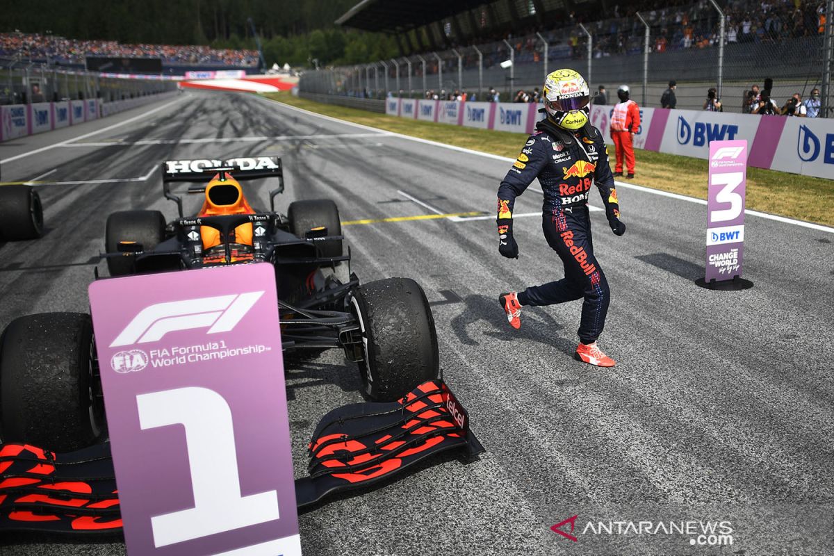 Verstappen semakin perlebar jarak dari Hamilton