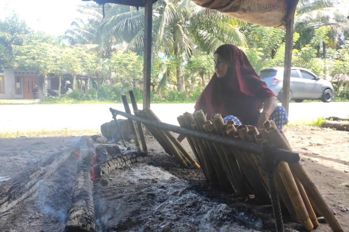 Nikmatnya leumang buloh Panga