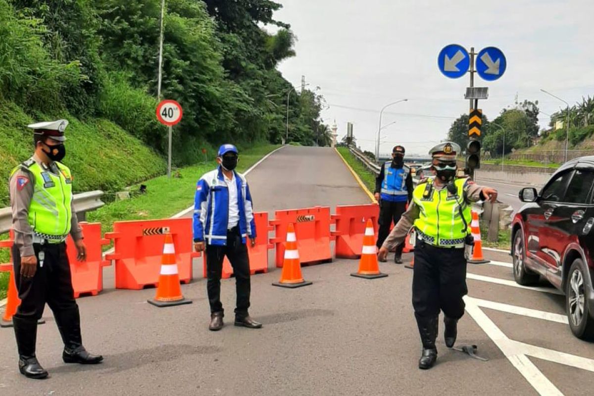 PT Jasa Marga sekat tol Pandaan-Malang selama PPKM Darurat