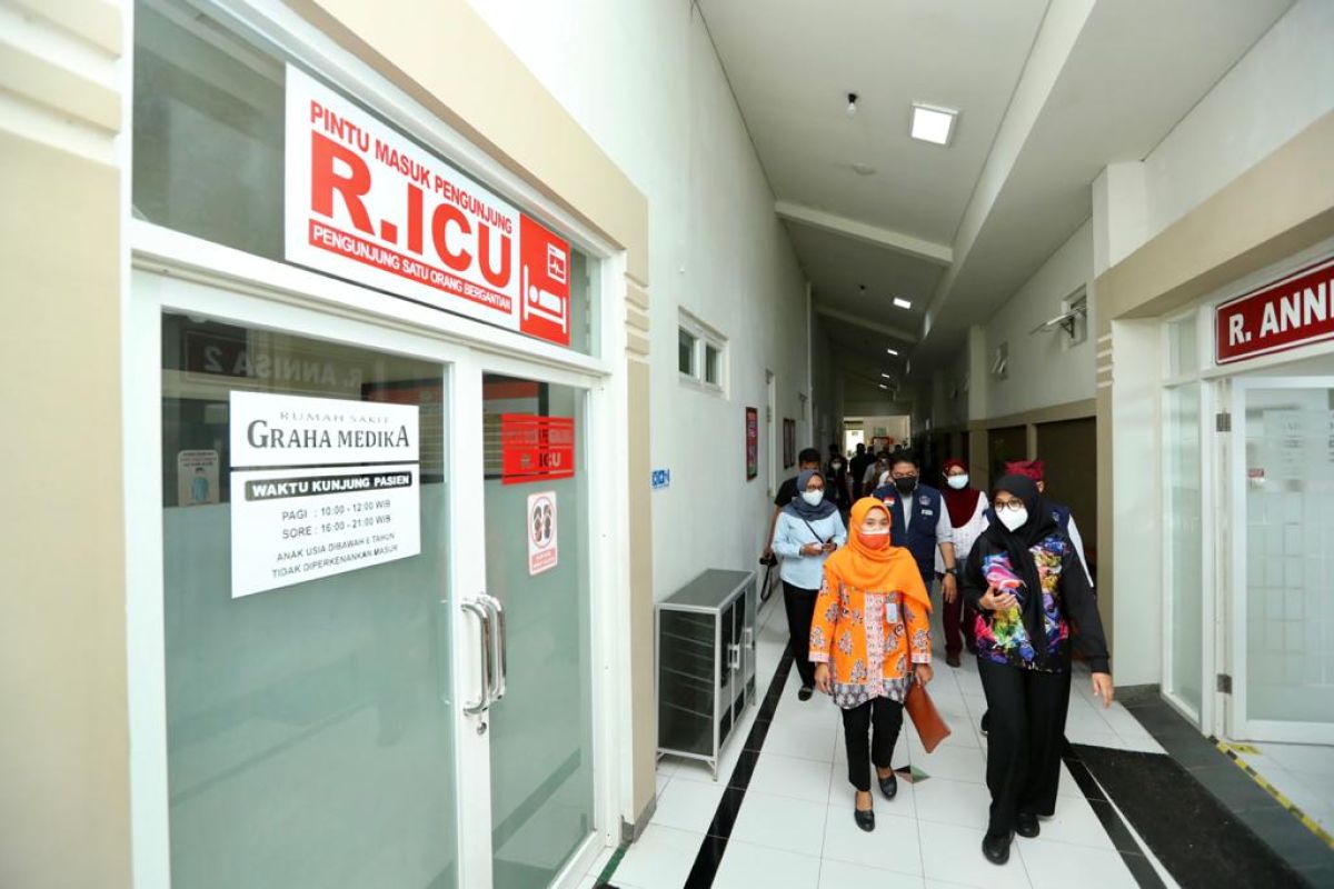 Bupati Ipuk pantau penanganan pasien COVID-19 di rumah sakit rujukan di Banyuwangi