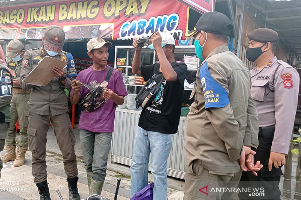 Satgas COVID-19: Warga Lebak-Banten keluar pukul 20.00 dites usap