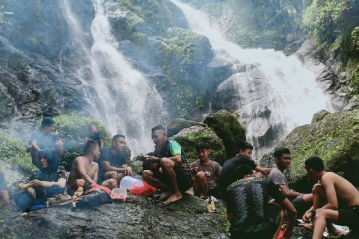 Warga Sulbar apresiasi jalan rintisan TMMD ke air terjun Indo Rannuang