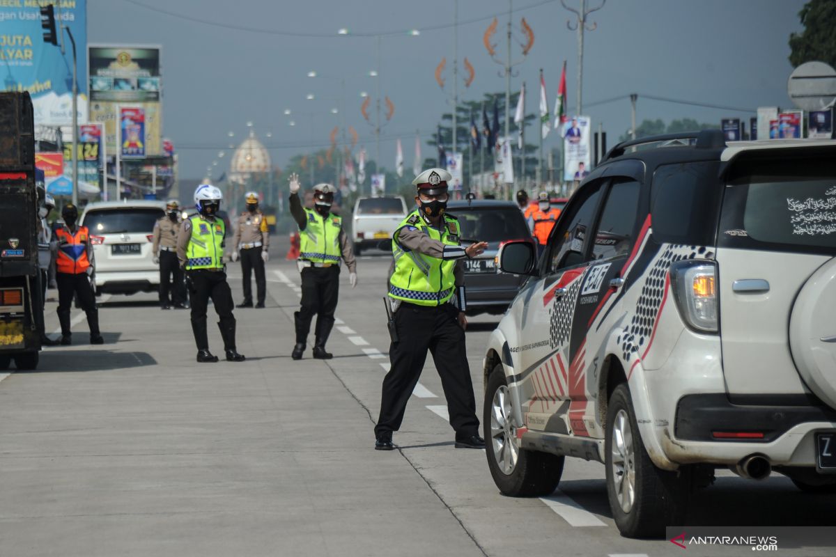 Polisi sosialisasi PPKM Darurat hulu ke hilir kurangi mobilitas warga