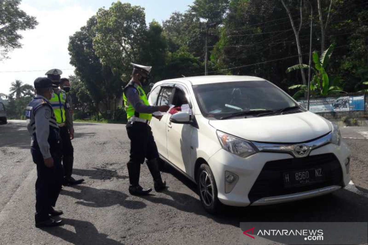 PPKM Darurat, tim gabungan lakukan penyekatan di jalur masuk Temanggung