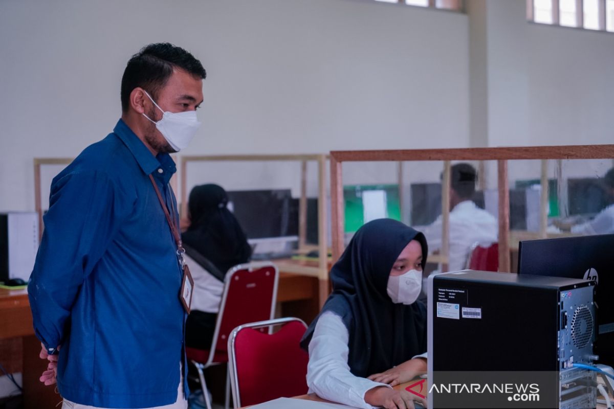 107 peserta ikuti ujian seleksi beasiswa Bidikmisi dan Tahfidz PCR
