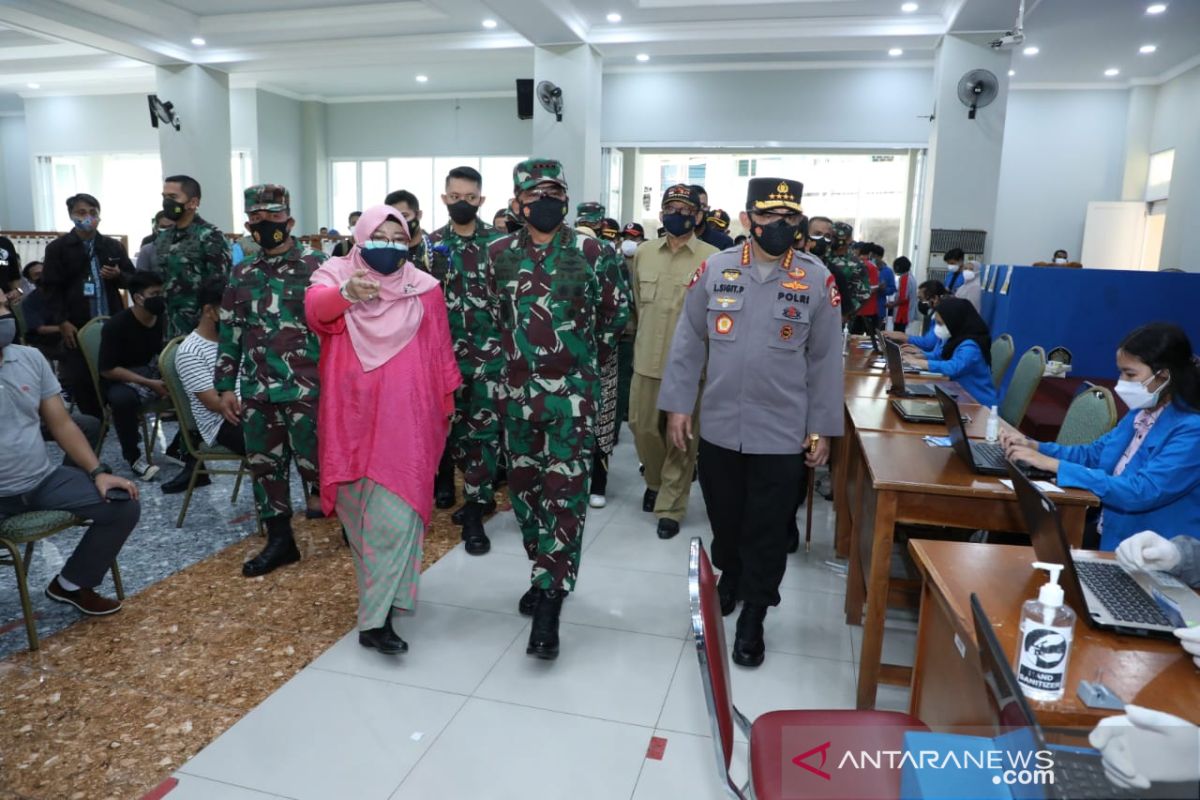 Panglima TNI apresiasi nakes yang bekerja setiap hari