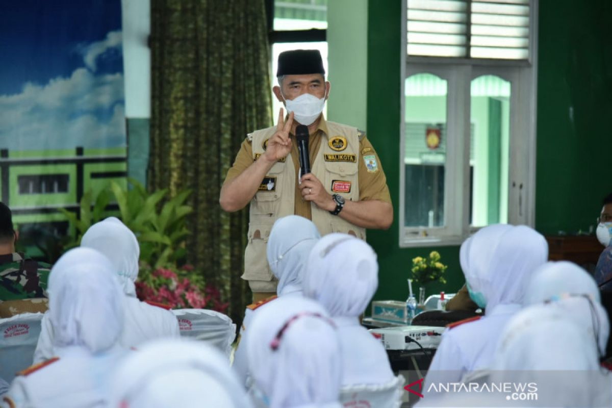 120 mahasiswa STIKES Garuda Putih jadi relawan COVID-19