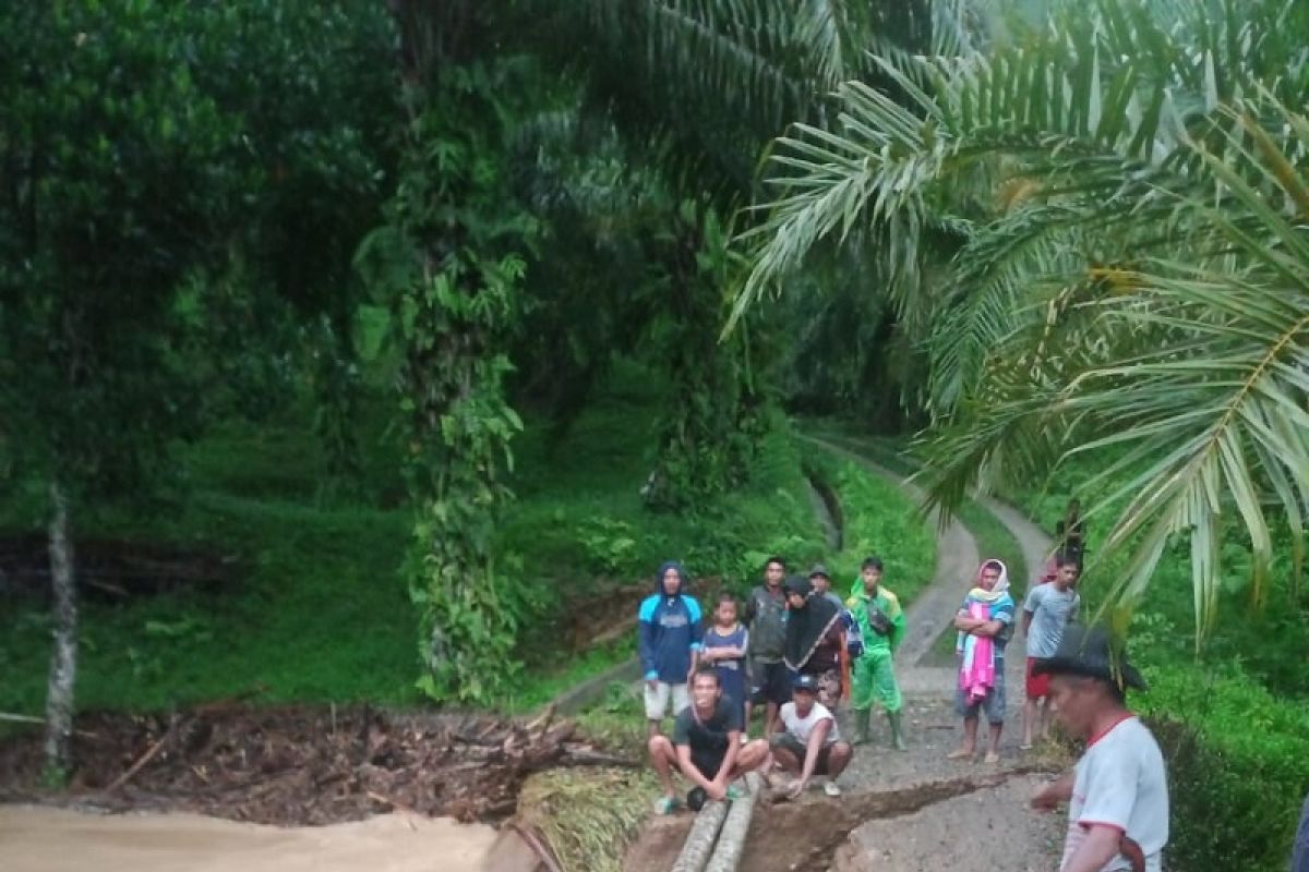 Pemkab Mukomuko minta petani swadaya bangun jalan darurat