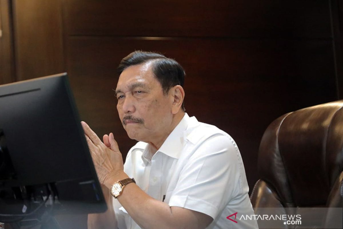 Luhut: pemerintah pesan 10 ribu tabung oksigen konsentrator dari Singapura