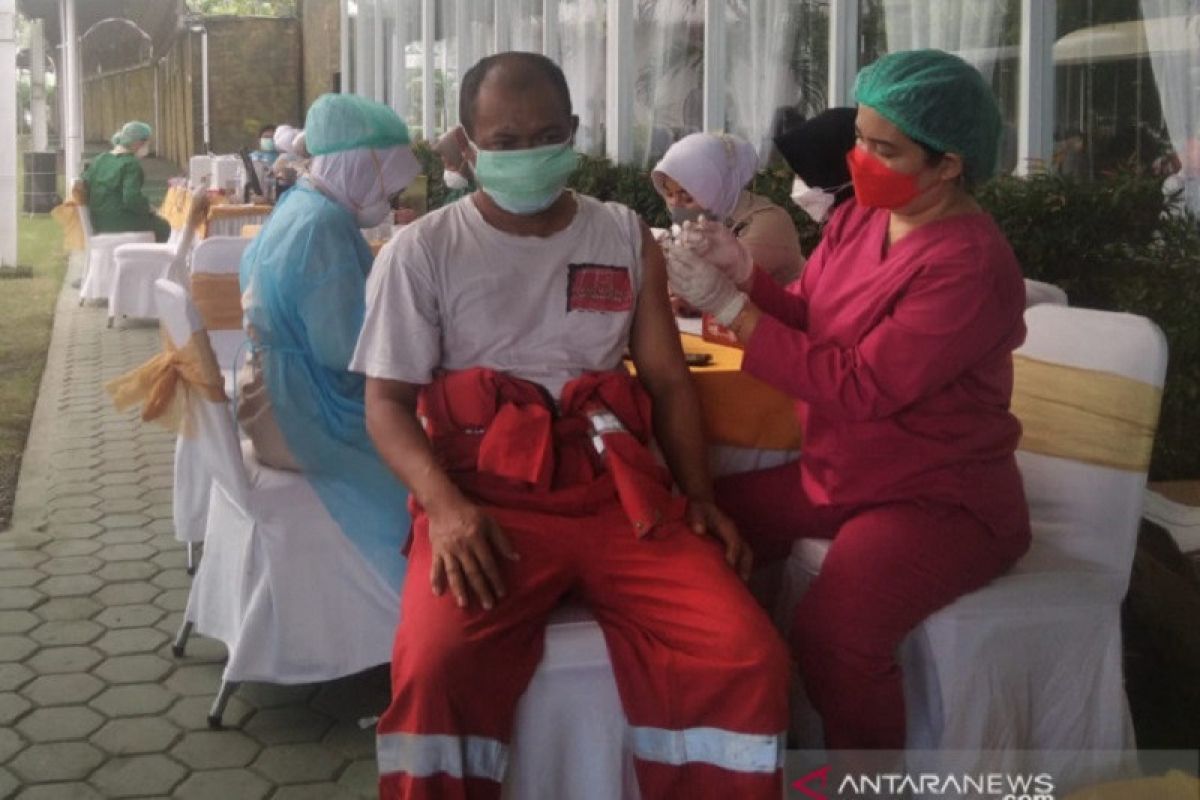 SKK Migas-PetroChina Jabung  lakukan vaksinasi  pekerja migas Jambi
