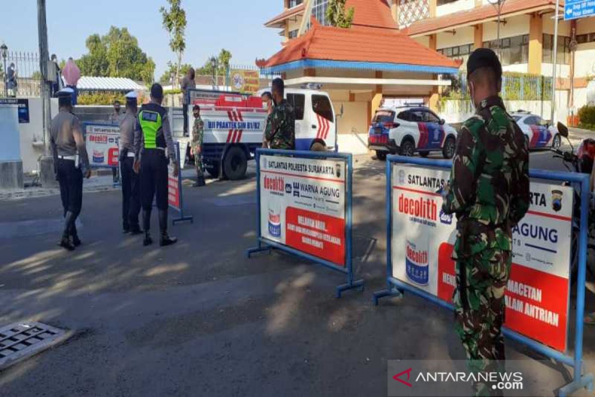 Jalan Doktor Rajiman Solo ditutup pada masa PPKM darurat