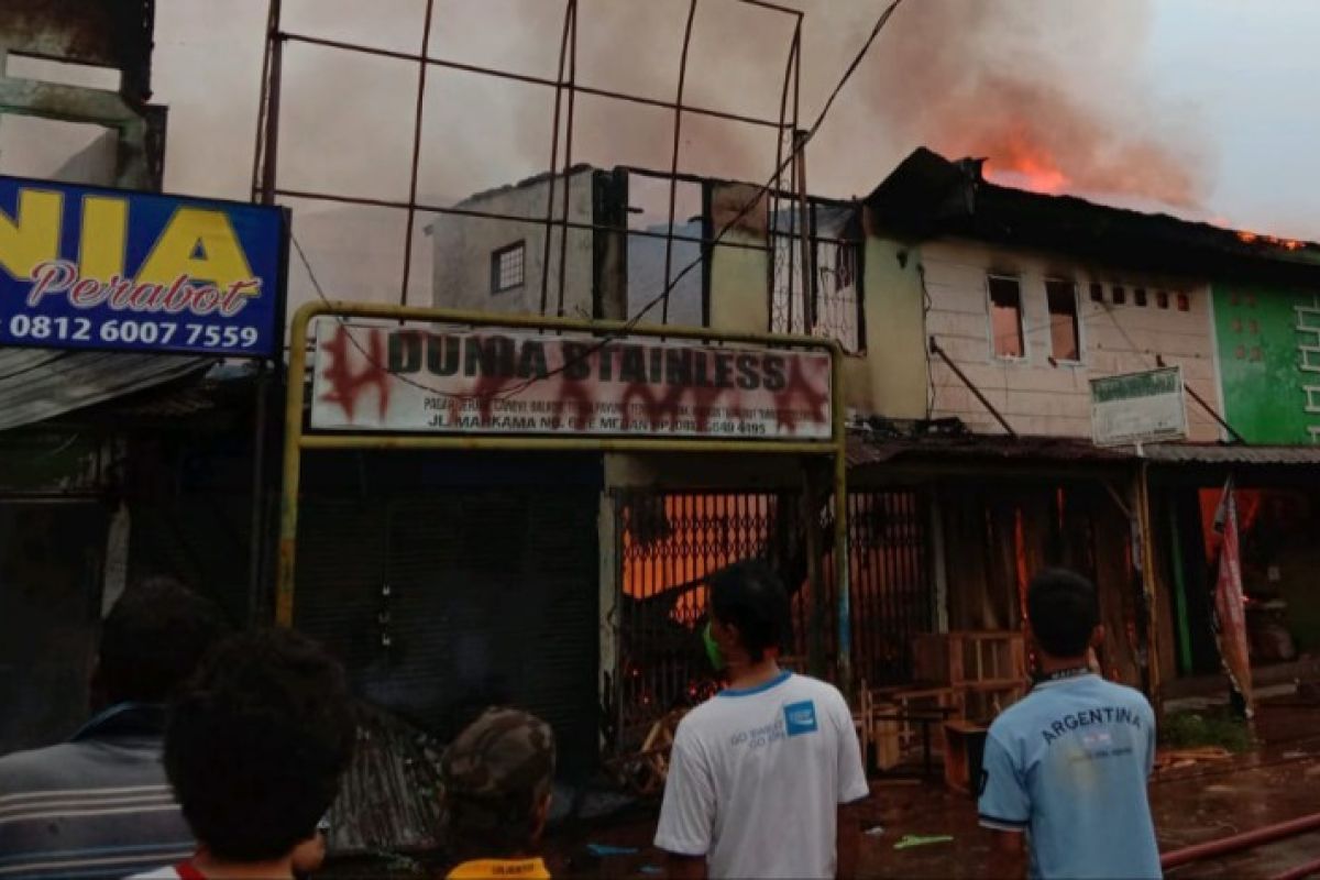 18 rumah dan ruko hangus terbakar di Medan