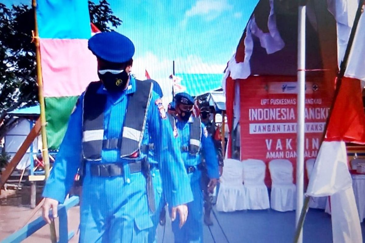 Ditpolairud Polda Kalteng jemput warga DAS Kapuas ikuti vaksinasi