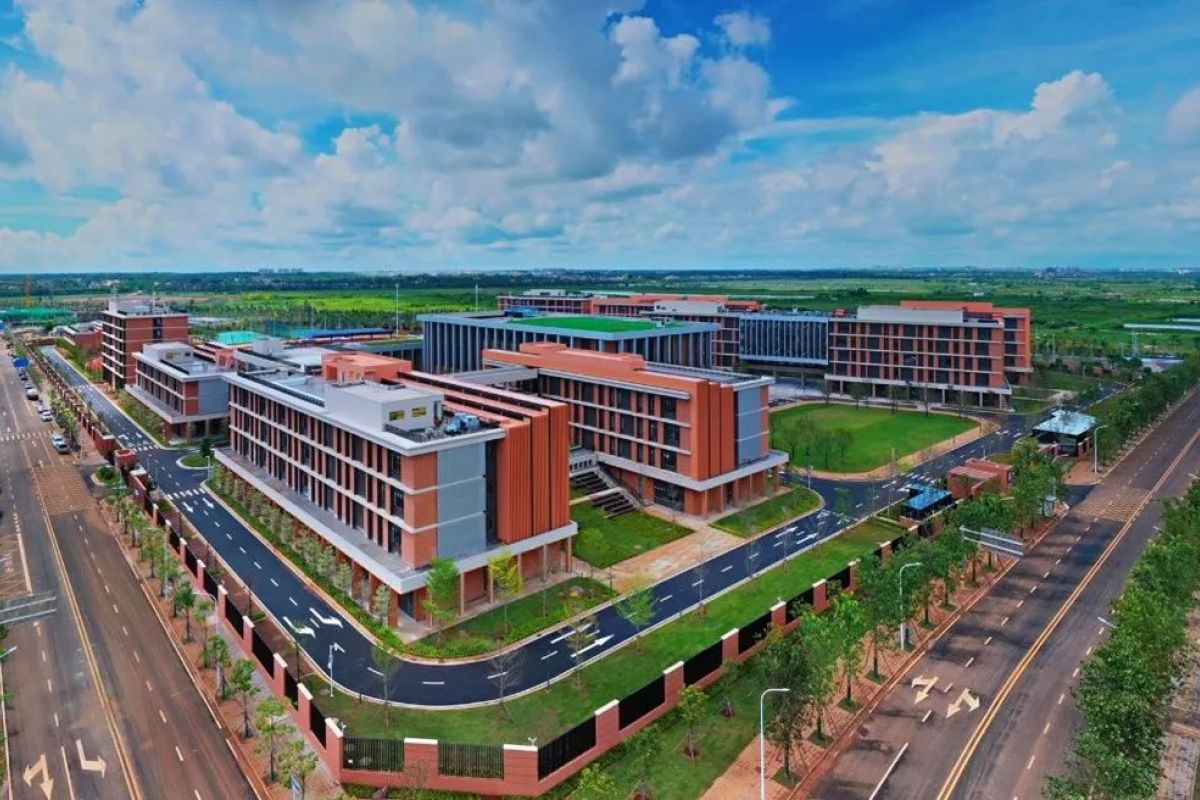 Harrow School buka kampus baru di Pelabuhan Perdagangan Hainan