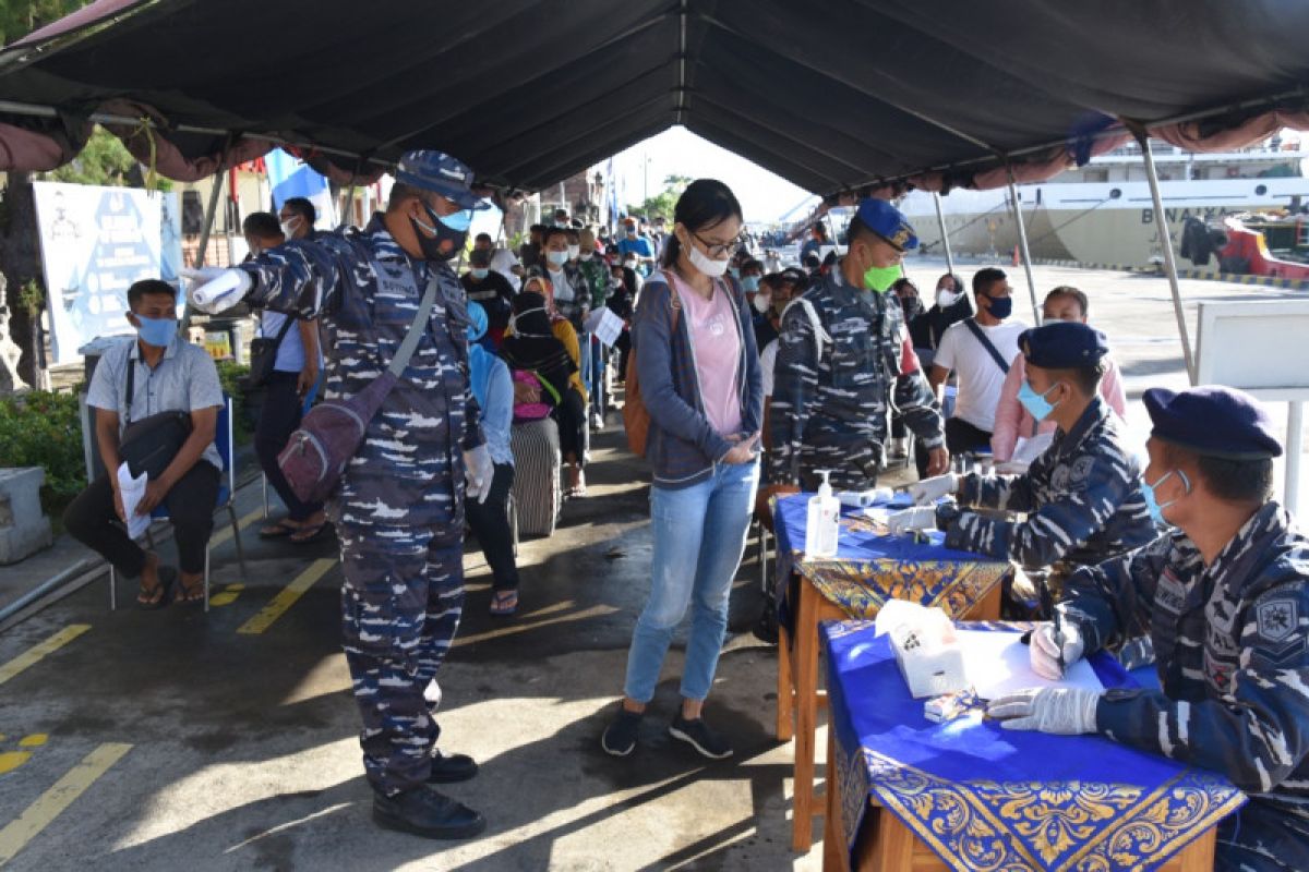 TNI AL bantu vaksinasi COVID-19 untuk ribuan masyarakat maritim