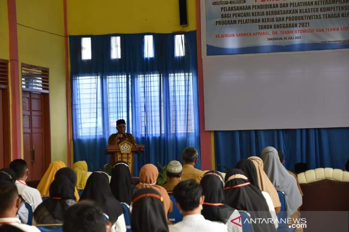 Pemkab Aceh Tengah latih 96 tenaga kerja berbasis kompetensi