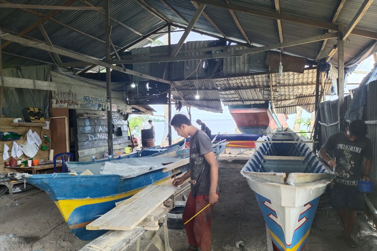 Nelayan Simeulue mulai gunakan perahu fiber