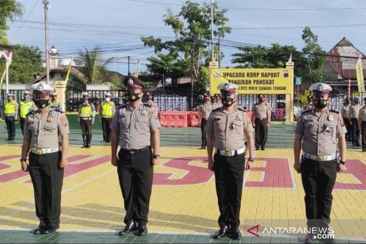 Sebanyak 20 anggota Polres HST naik pangkat