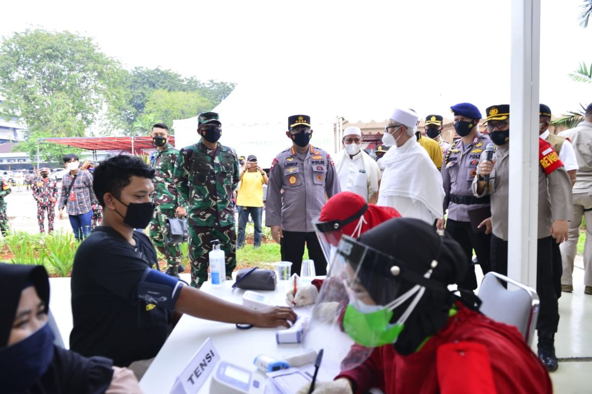 Vaksinasi TNI-Polri bersama Rabithah Alawiyah target 4.500 dosis