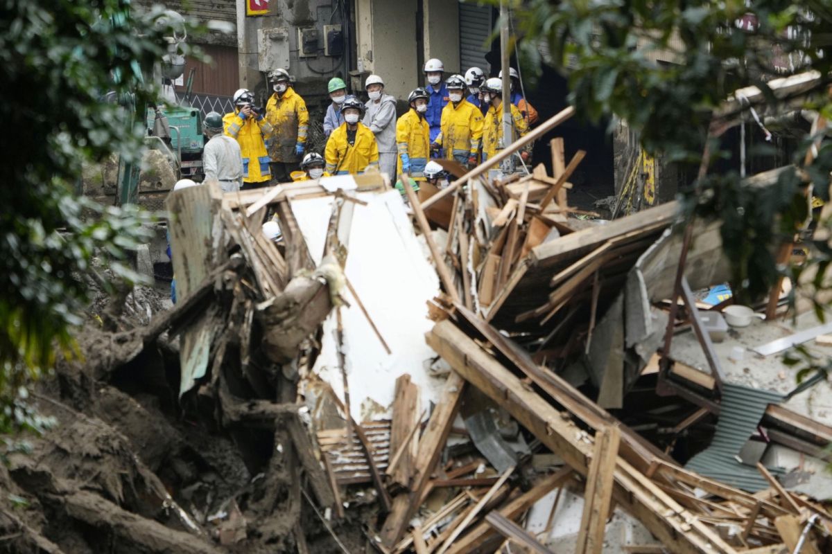 Jepang  evakuasi  warga karena hujan lebat