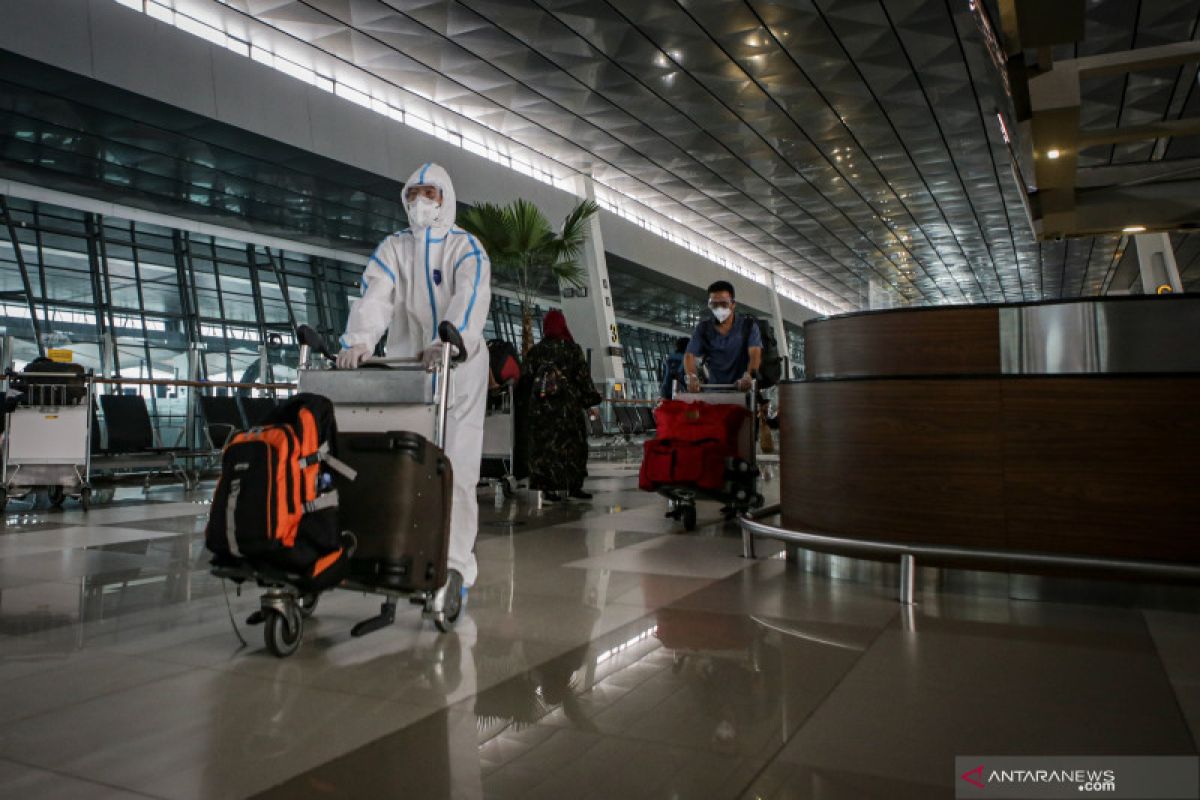 Sentra vaksinasi Bandara Soekarno-Hatta kini dibuka 24 jam