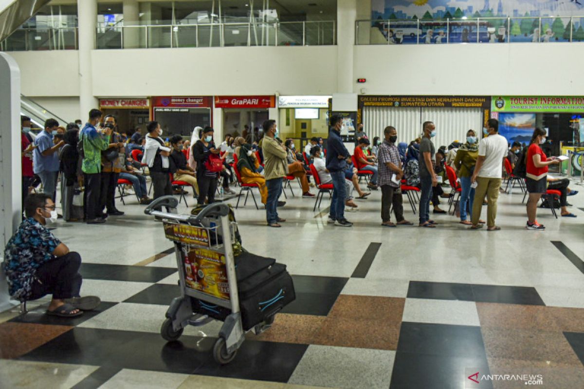 Bandara AP II mengikuti persyaratan terbang sesuai ketentuan PPKM Jawa - Bali