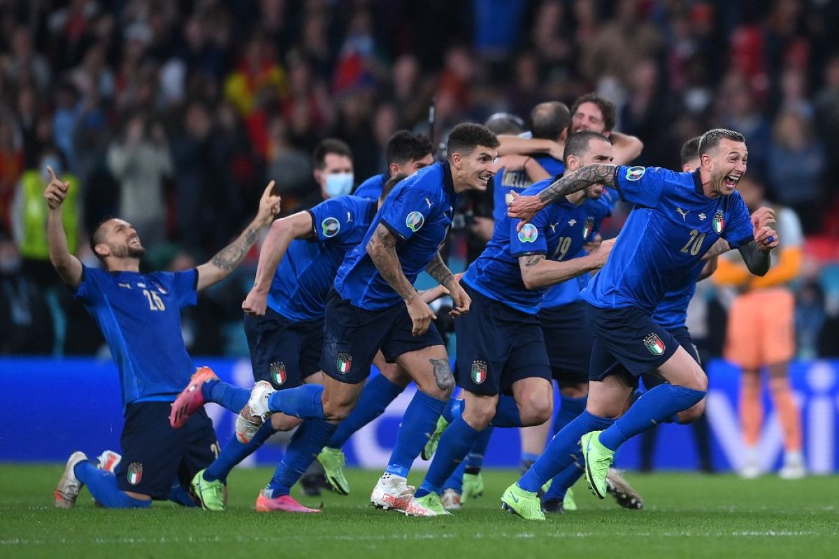 Dramatis, Italia ke final Euro 2020 setelah menang adu penalti vs Spanyol