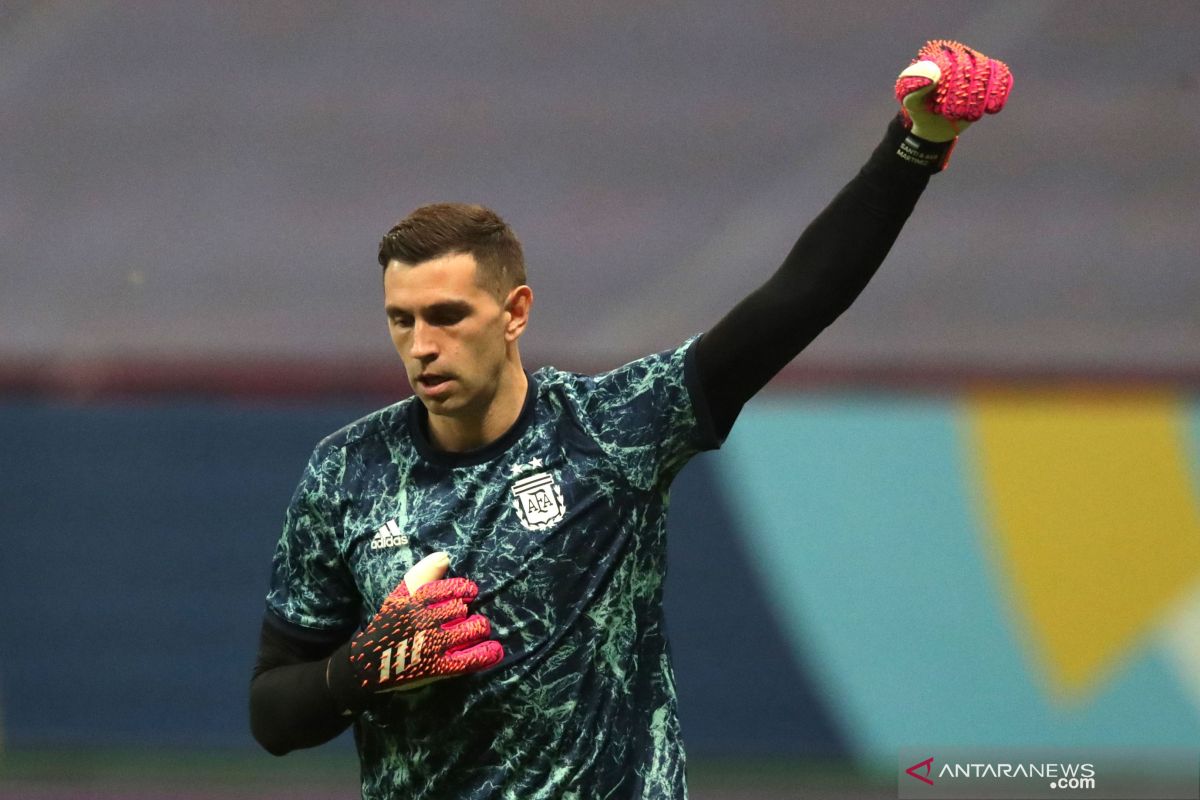 Lionel Messi puji Emiliano Martinez usai jadi pahlawan Argentina