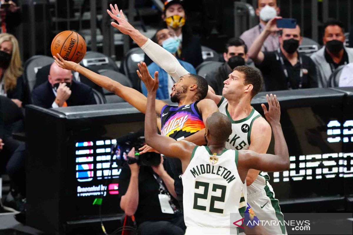 Chris Paul bantu Suns raih kemenangan pada laga pembuka Final NBA