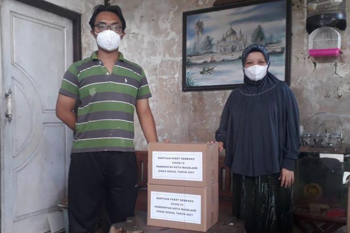 Pemkot Magelang berikan paket sembako ke warga isolasi mandiri