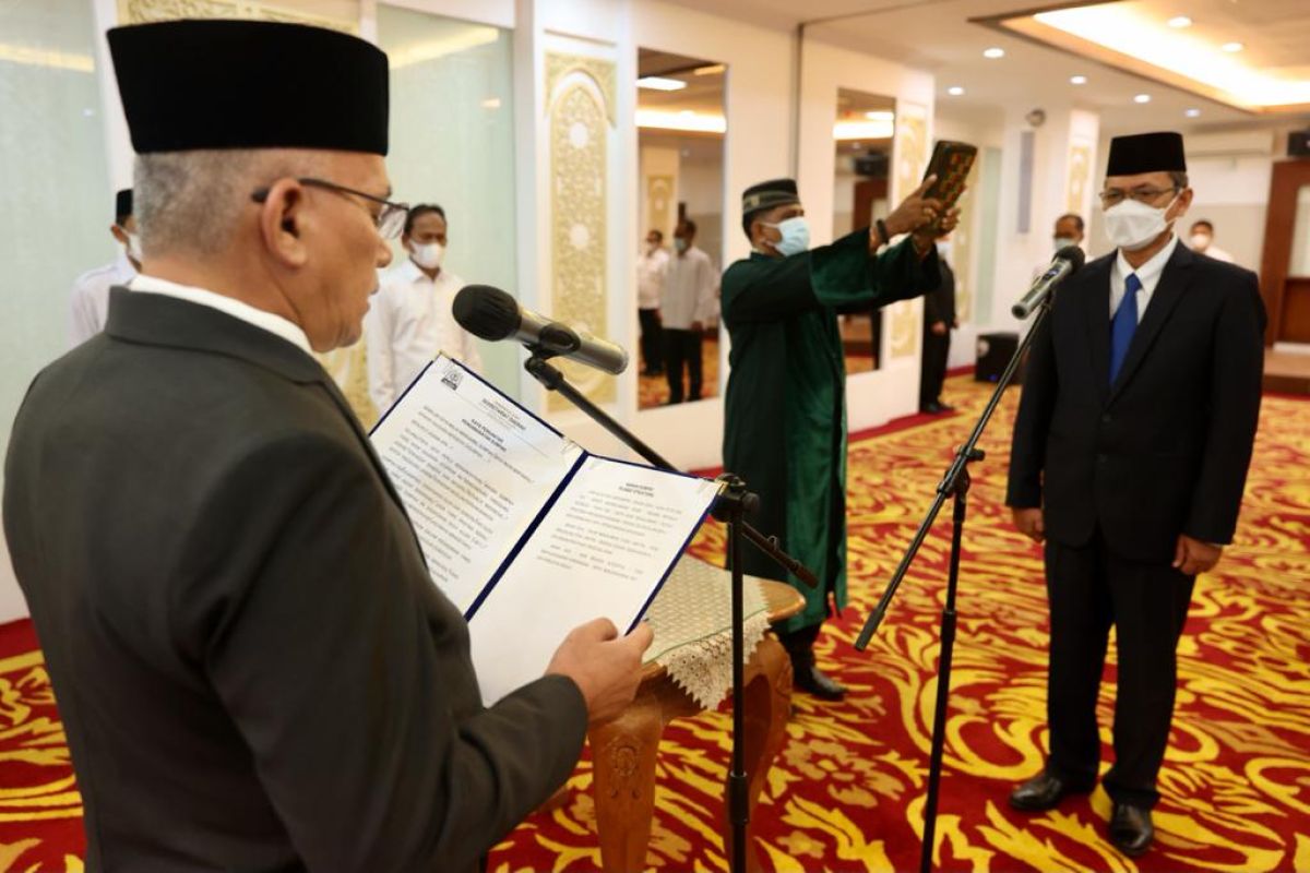 Lantik Azhari sebagai kepala BPKA ini pesan Sekda Aceh