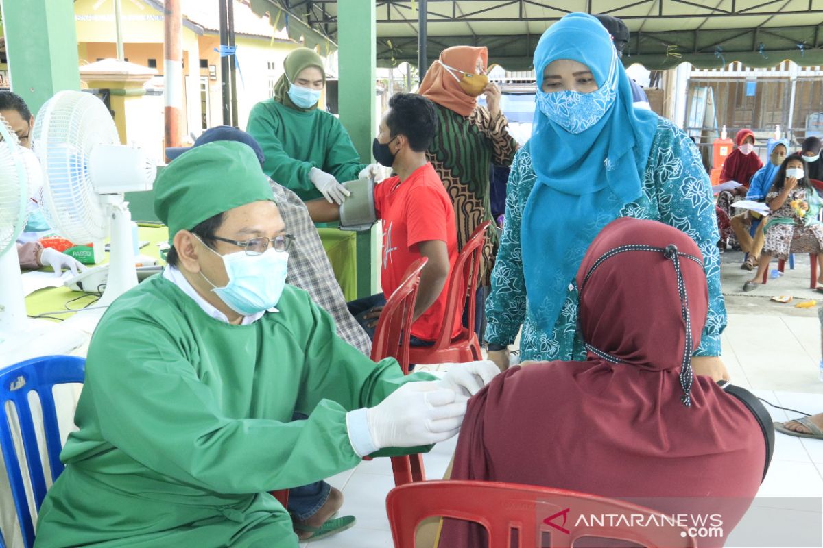 Ketua GOW pantau vaksinasi atas inisiatif warga Sidomulyo