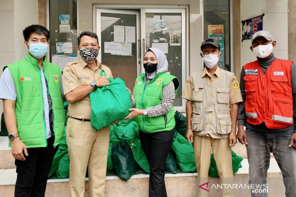 Bupati Bogor tebar bahan makanan untuk pasien COVID-19 isolasi mandiri