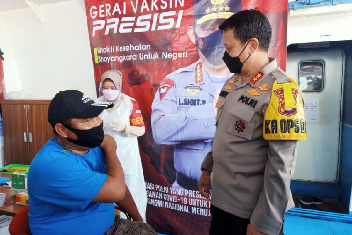 Polda Banten layani vaksinasi COVID-19 di kapal Ferry penyeberangan Merak-Bakauheni