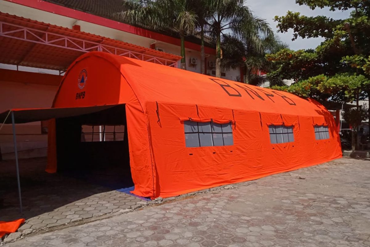 RSD Kalisat Jember dirikan tenda darurat untuk IGD pasien COVID-19