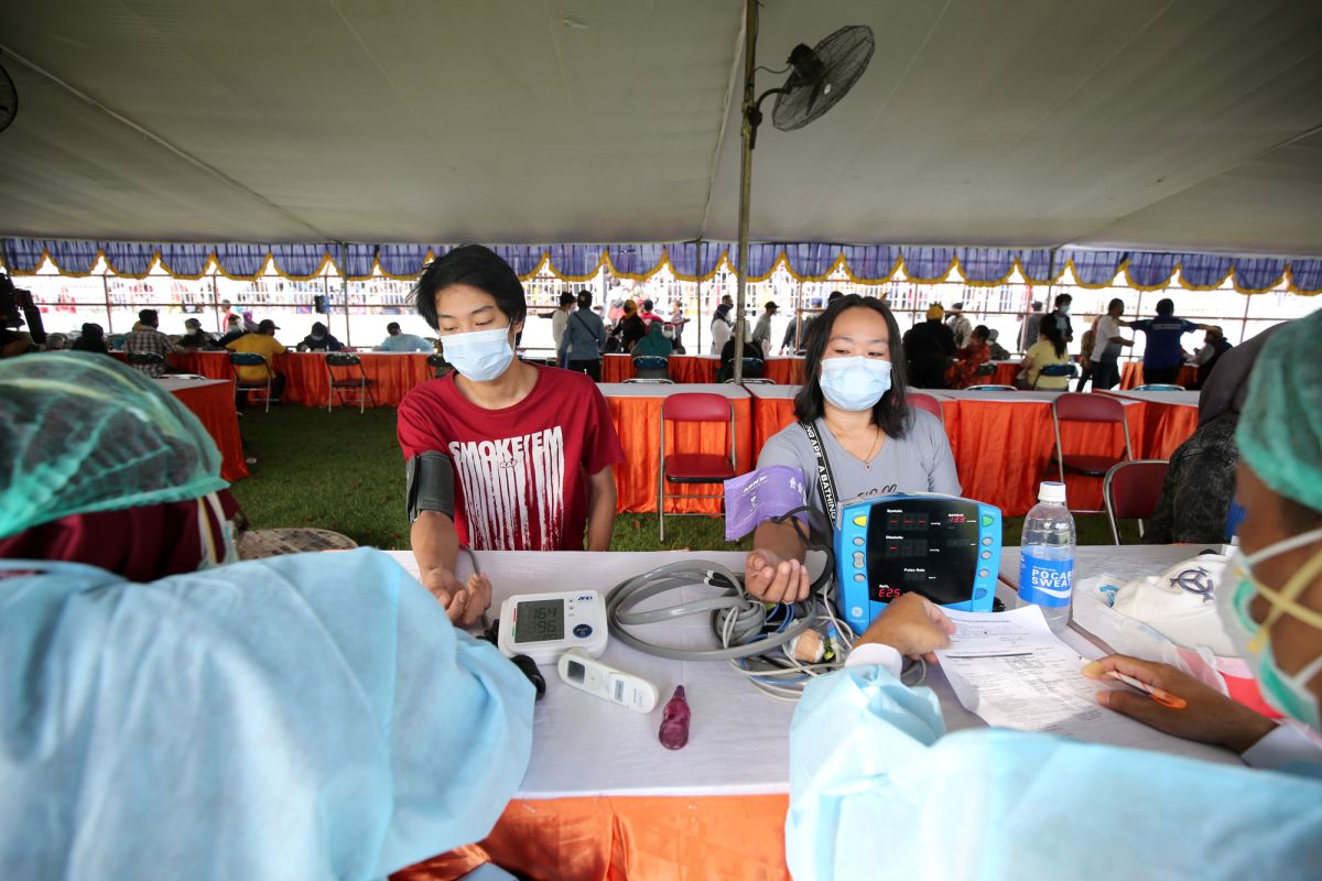 DPRD Surabaya apresiasi pelaksanaan vaksinasi massal di Gelora Tambaksari  berjalan lancar