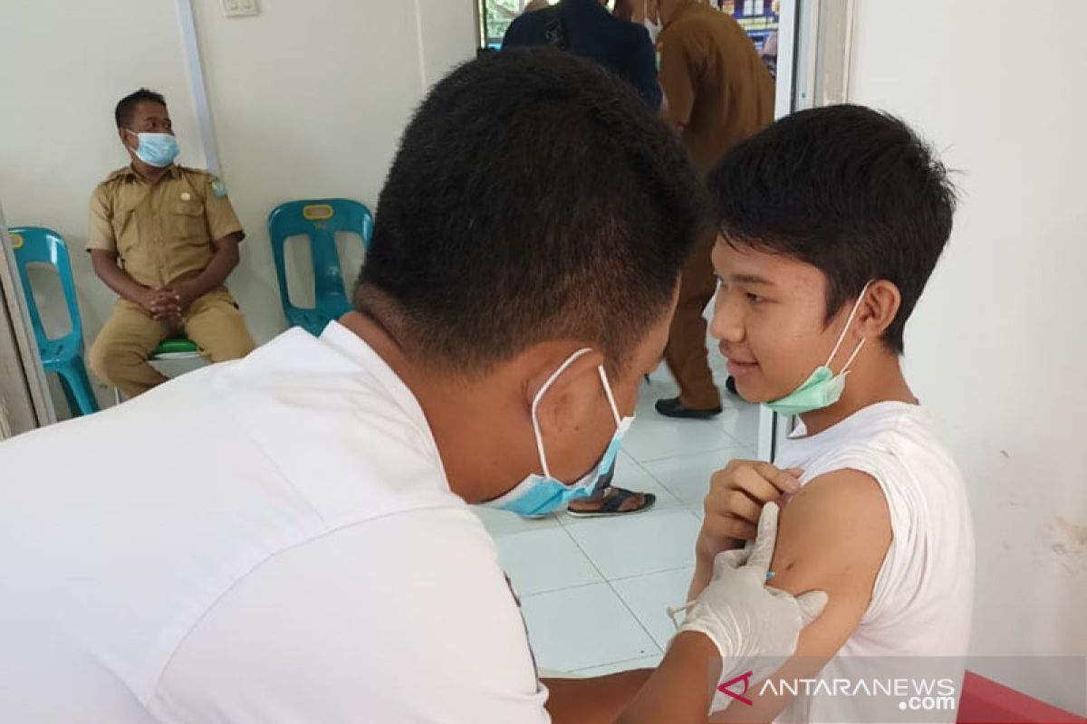 Anak di Simeulue mulai menerima vaksin COVID-19