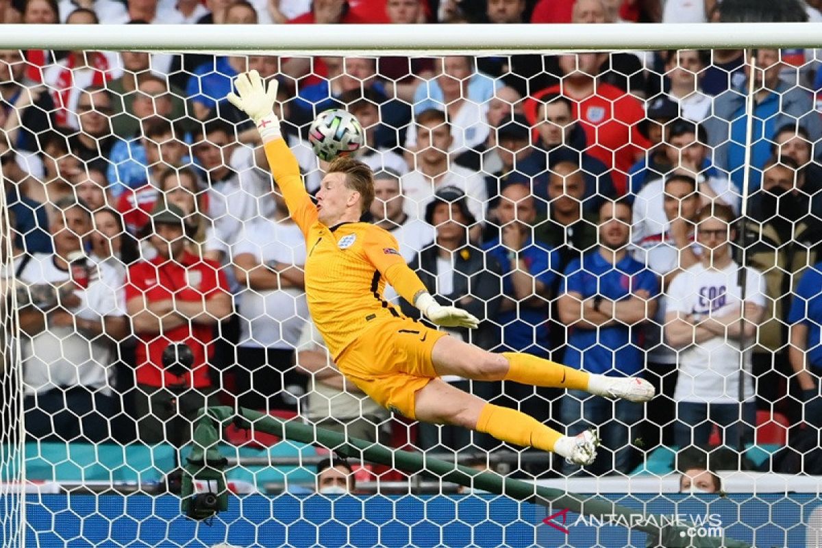 Catatan nirbobol Inggris raib,  babak pertama imbang 1-1 lawan Denmark