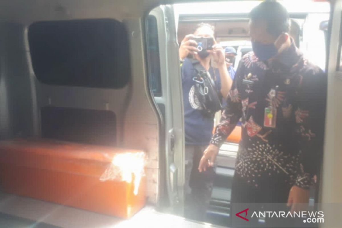 Wali Kota Jakarta Utara terima bantuan ambulans dari NasDem
