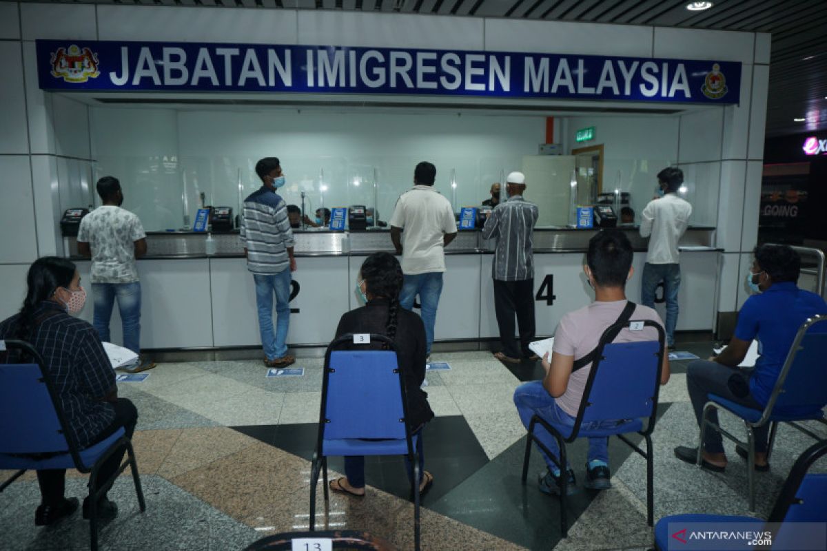 Imigrasi Malaysia buka konter rekalibrasi pulang di KLIA