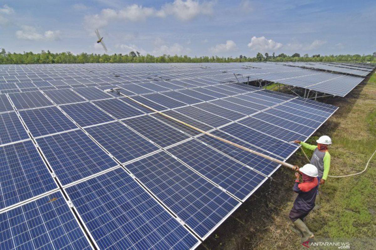 Menteri ESDM paparkan tiga proyek besar listrik tenaga surya