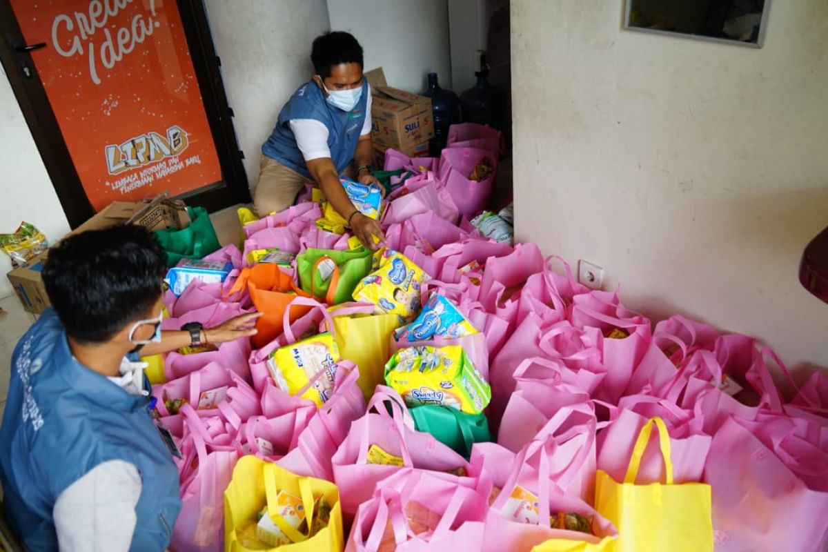 UMSurabaya sediakan ratusan paket sehat untuk pasien isolasi mandiri