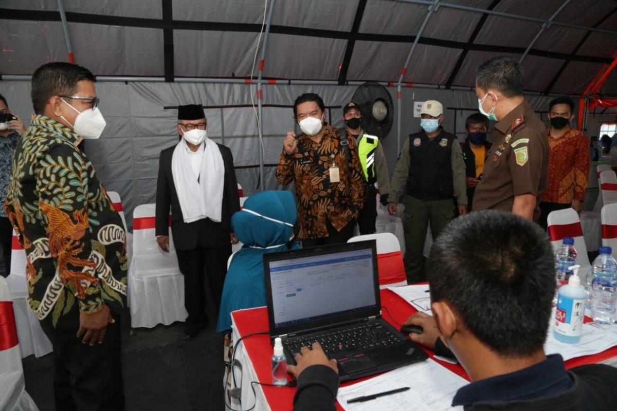Kejati Banten gelar vaksinasi COVID-19 massal untuk masyarakat