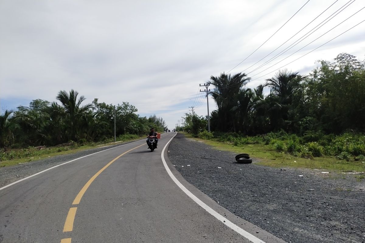 Jalan dekat Bandara Simeulue perlu penerangan