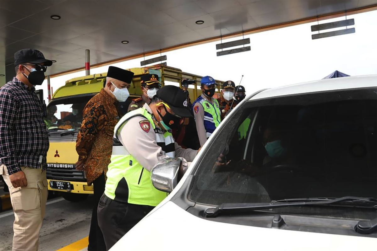 Tak penuhi syarat, 114 kendaraan diputar balik saat akan masuk Malang